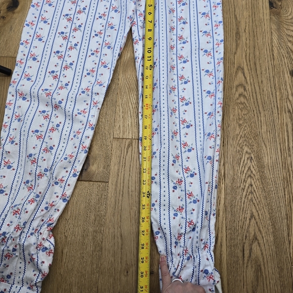 Vintage Carriage Court White Blue Floral Flannel Pajama Set Size Medium - Picture 13 of 14